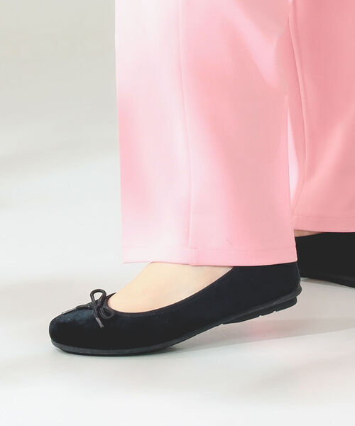 B:MING by BEAMS（ビーミングバイビームス）の「O’Kyti / ベロア リボン バレー シューズ（バレエシューズ・レディース・ブラウン系その他/ブラック/ロイヤルブルー・36/39/38/37）」の2枚目の写真