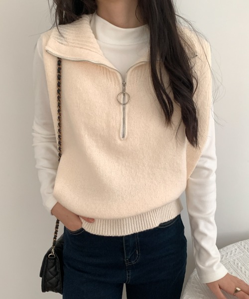 ABITOKYO(アビトーキョー)の「ハーフジップビックカラーニットベスト(ベスト・レディース・ブラック/グレー/グリーン/アイボリー・FREE)」の1枚目の写真