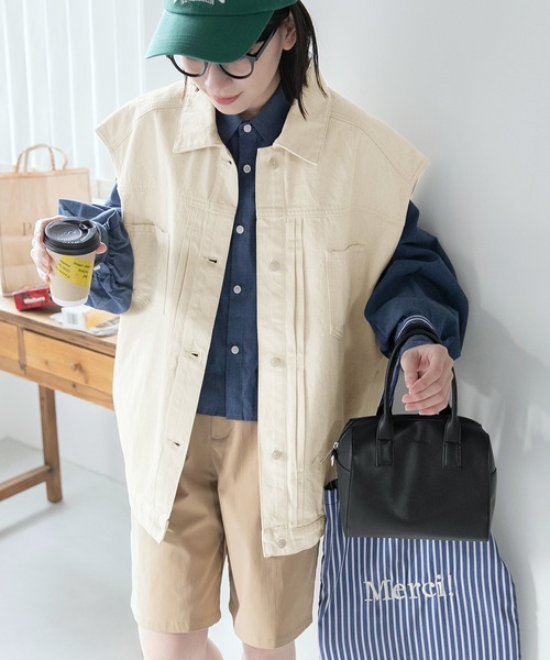 BONLECILL(ボンルシール)の「オーバーデニムベスト(デニムジャケット・レディース・ブルー/ブラック/アイボリー/ネイビー・FREE)」の11枚目の写真