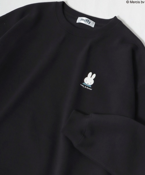 Miffy（ ミッフィー）の「Miffy/ミッフィー オーバーサイズ バックプリント スウェット レディース メンズ トレーナー トップス（スウェット・レディース・ホワイト/ホワイト系その他/ベージュ系その他/ホワイト系その他3/ベージュ系その他2/グレイッシュベージュ/ブラック系その他2/ブラック系その他/ホワイト系その他2/ブラック系その他3・M/L）」の21枚目の写真
