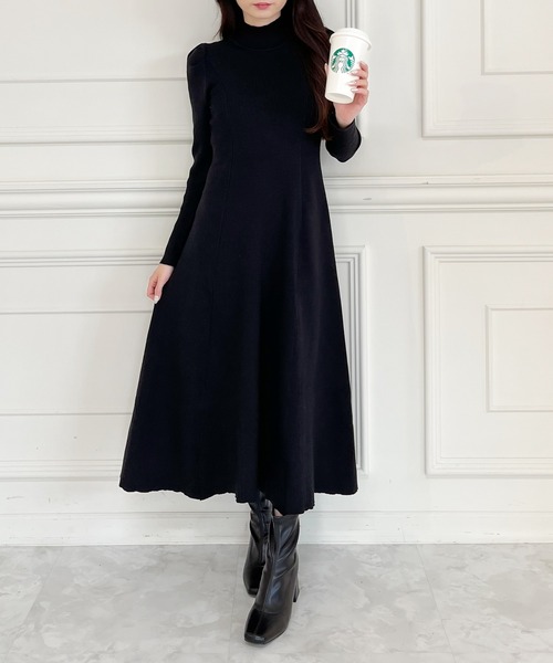 MIIA（ミーア）の「ニットロングフレアワンピース（ワンピース・レディース・ブラック/オフホワイト/グレー・FREE）」の2枚目の写真