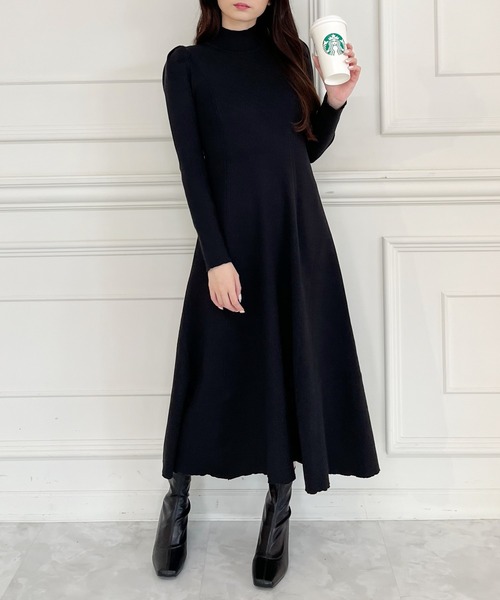 MIIA（ミーア）の「ニットロングフレアワンピース（ワンピース・レディース・ブラック/オフホワイト/グレー・FREE）」の4枚目の写真