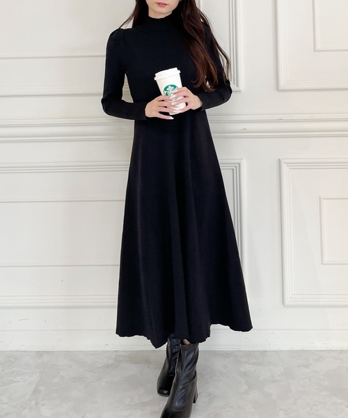 MIIA（ミーア）の「ニットロングフレアワンピース（ワンピース・レディース・ブラック/オフホワイト/グレー・FREE）」の5枚目の写真