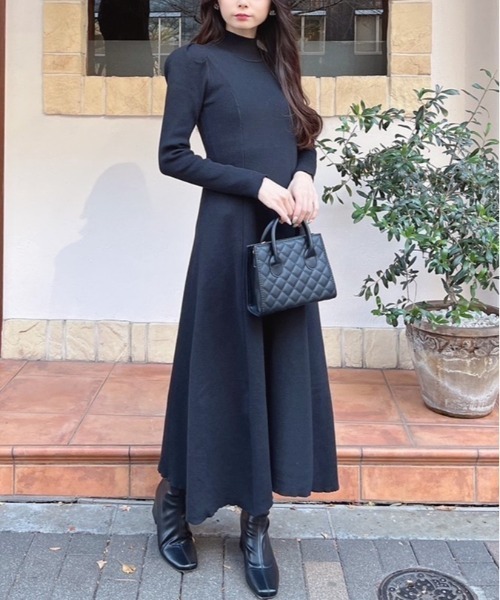 MIIA（ミーア）の「ニットロングフレアワンピース（ワンピース・レディース・ブラック/オフホワイト/グレー・FREE）」の20枚目の写真