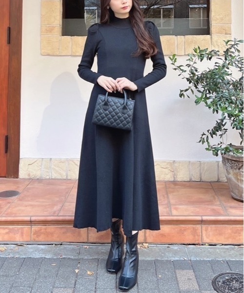 MIIA（ミーア）の「ニットロングフレアワンピース（ワンピース・レディース・ブラック/オフホワイト/グレー・FREE）」の19枚目の写真