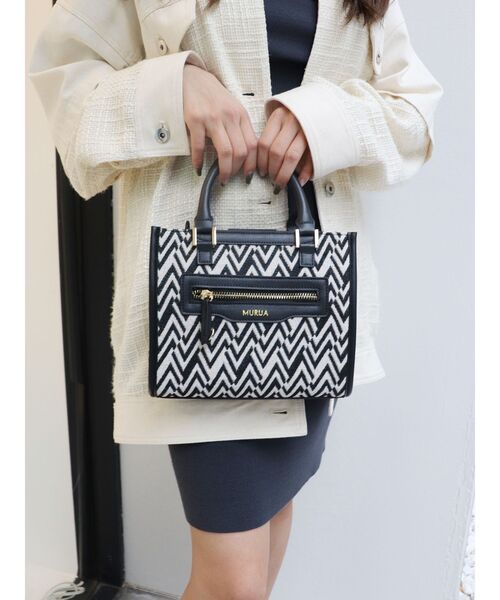 MURUA（ムルーア）の「パイピングロゴバッグ（ショルダーバッグ・レディース・ブラック/その他1・FREE）」の14枚目の写真