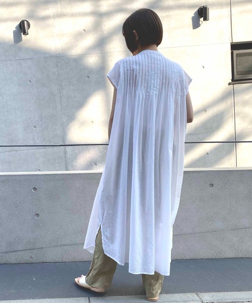 NANEA(ナネア)の「フレンチスリーブピンタックワンピース(ワンピース・レディース・サンドベージュ/ホワイト/カーキ・ONE SIZE)」の17枚目の写真