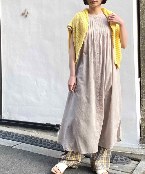 NANEA(ナネア)の「フレンチスリーブピンタックワンピース(ワンピース・レディース・サンドベージュ/ホワイト/カーキ・ONE SIZE)」の5枚目の写真