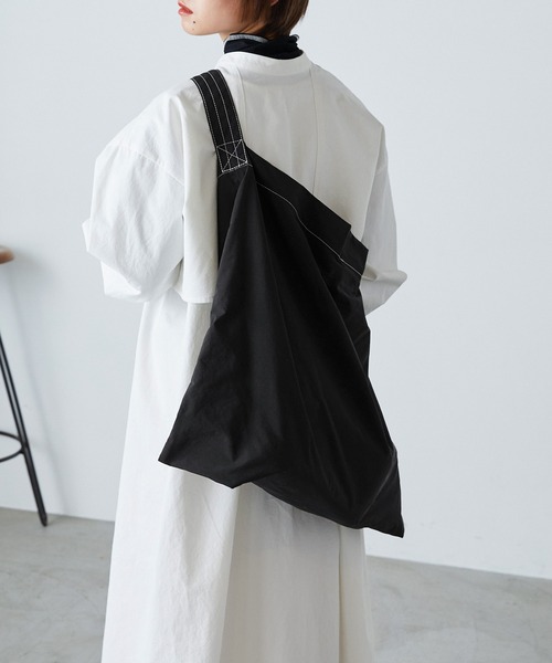 f*y様 【正規品】MONCLE トートバッグ モノグラム ブラック ナイロン製 ブラック Veryトートバッグ : バッグ&スモールアクセサリー 向けの