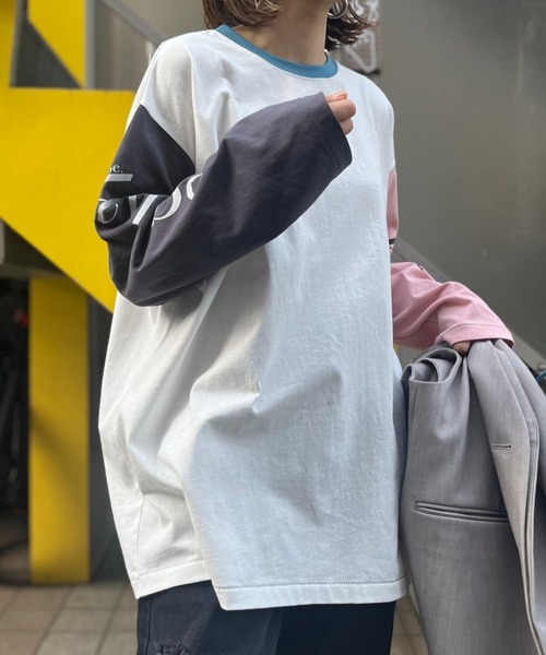 mi via loca（ミヴィアロカ）の「袖配色ロゴプリントロングスリーブTシャツ（Tシャツ/カットソー・レディース・ホワイト×ブルー/ホワイト×グレー・FREE）」の12枚目の写真
