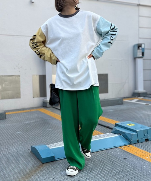 mi via loca（ミヴィアロカ）の「袖配色ロゴプリントロングスリーブTシャツ（Tシャツ/カットソー・レディース・ホワイト×ブルー/ホワイト×グレー・FREE）」の21枚目の写真