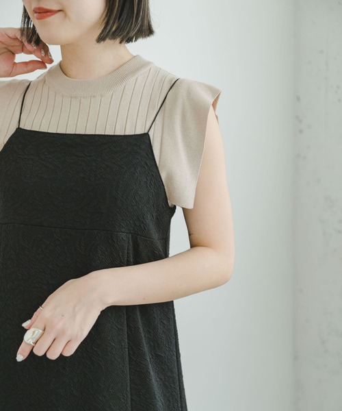 ITEMS URBANRESEARCH(アイテムズ アーバンリサーチ)の「ショルダータックリブニット(ニット/セーター・レディース・ブラック/ベージュ/ライトカーキ・FREE)」の3枚目の写真