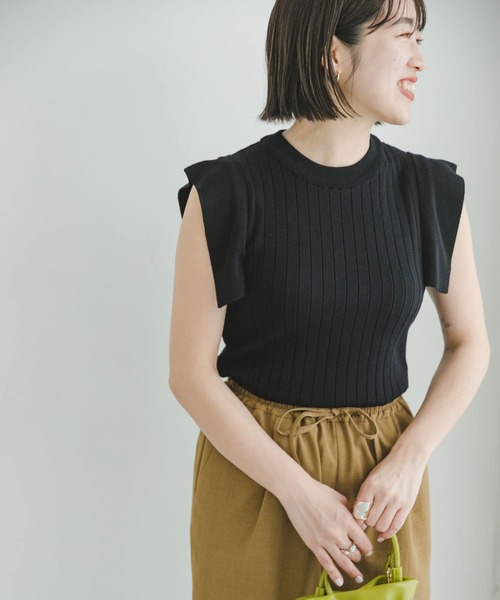 ITEMS URBANRESEARCH(アイテムズ アーバンリサーチ)の「ショルダータックリブニット(ニット/セーター・レディース・ブラック/ベージュ/ライトカーキ・FREE)」の6枚目の写真