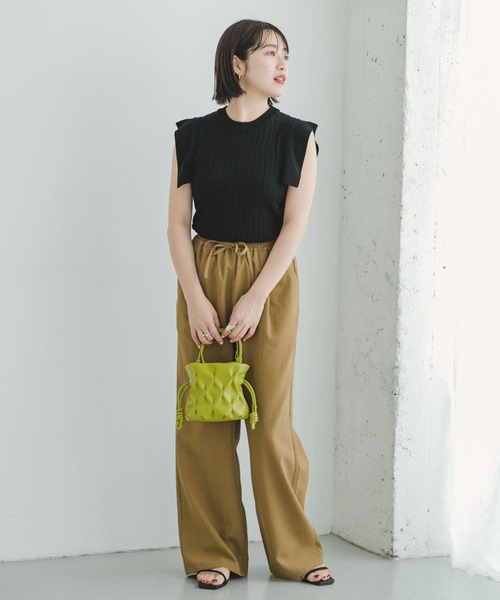 ITEMS URBANRESEARCH(アイテムズ アーバンリサーチ)の「ショルダータックリブニット(ニット/セーター・レディース・ブラック/ベージュ/ライトカーキ・FREE)」の8枚目の写真