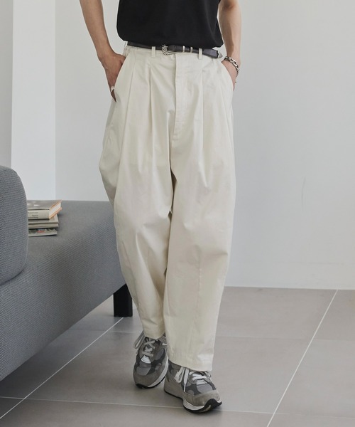 ADAMASTE(アダマスト)の「2タックワイドバルーンパンツ(その他パンツ・メンズ・ホワイト/ベージュ/ブラック・SMALL/MEDIUM/LARGE)」の5枚目の写真