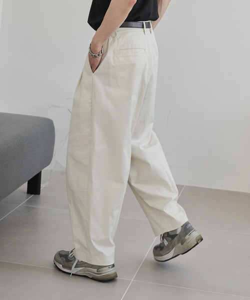 ADAMASTE(アダマスト)の「2タックワイドバルーンパンツ(その他パンツ・メンズ・ホワイト/ベージュ/ブラック・SMALL/MEDIUM/LARGE)」の8枚目の写真