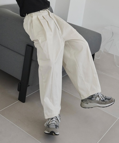 ADAMASTE(アダマスト)の「2タックワイドバルーンパンツ(その他パンツ・メンズ・ホワイト/ベージュ/ブラック・SMALL/MEDIUM/LARGE)」の9枚目の写真