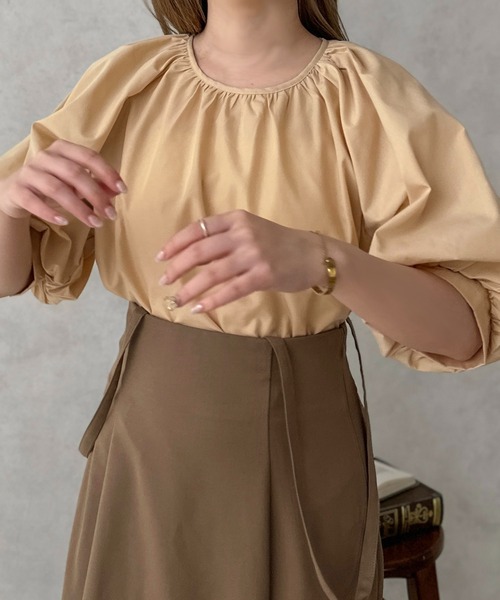 apres jour clair(アプレジュールクレア)の「【apres jour clair】バルーンスリーブブラウス【ZOZOTOWN限定アイテム】(シャツ/ブラウス・レディース・ベージュ/オフホワイト・X-LARGE/フリー)」の3枚目の写真
