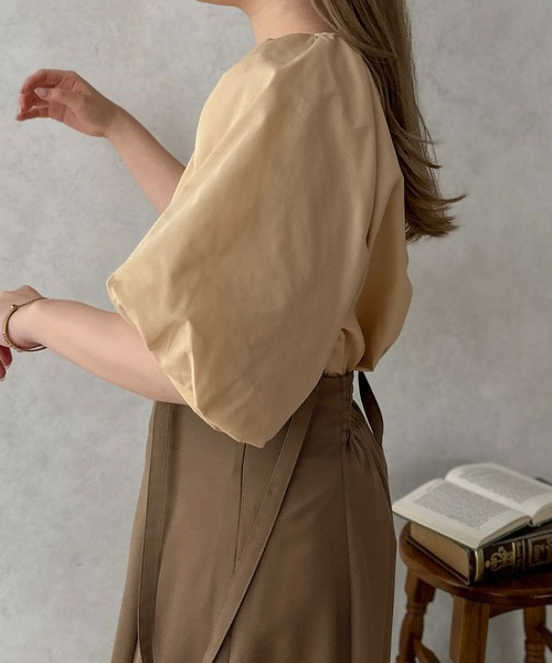 apres jour clair(アプレジュールクレア)の「【apres jour clair】バルーンスリーブブラウス【ZOZOTOWN限定アイテム】(シャツ/ブラウス・レディース・ベージュ/オフホワイト・X-LARGE/フリー)」の4枚目の写真