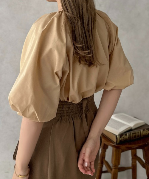 apres jour clair(アプレジュールクレア)の「【apres jour clair】バルーンスリーブブラウス【ZOZOTOWN限定アイテム】(シャツ/ブラウス・レディース・ベージュ/オフホワイト・X-LARGE/フリー)」の5枚目の写真