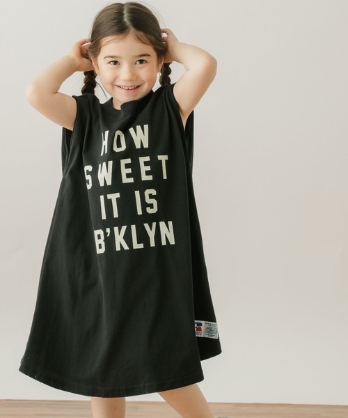 Russell Athletic(ラッセルアスレティック)の「【RUSSELL ATHLETIC (ラッセルアスレティック)】別注ワンピース(KIDS)(ワンピース・キッズ・オフホワイト/グリーン/チャコール・110cm/140cm/130cm/120cm)」の3枚目の写真
