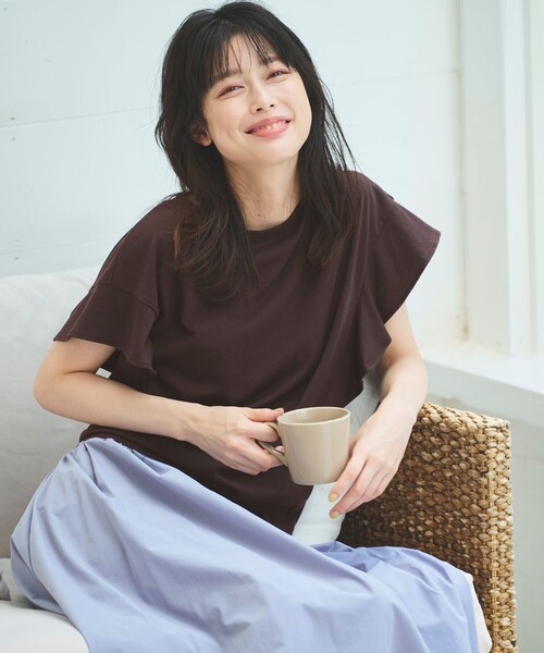 ANY(エニィ)の「【接触冷感/UVケア/シワになりにくい】フレアスリーブ TブラウスII(Tシャツ/カットソー・レディース・ブラウン系/レッド系/ダークブラウン系/アイボリー系1/ダークグリーン系/ブラック系・3/2)」の11枚目の写真