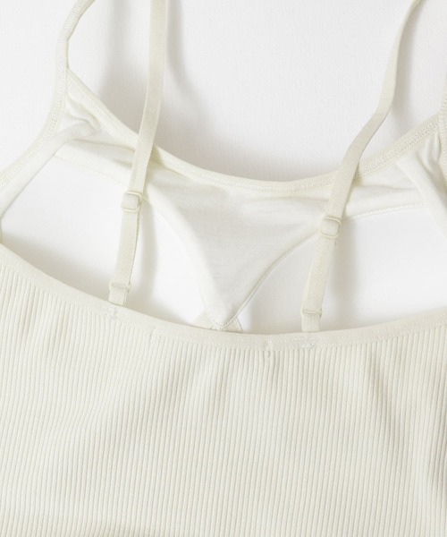 KBF(ケイビーエフ)の「ヘムカーブブラトップ(キャミソール・レディース・ブラック/ベージュ/アイボリー・ONE)」の22枚目の写真