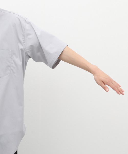 allery(アレリー)の「【allery / アレリ―】レギュラーカラー ショートスリーブシャツ(シャツ/ブラウス・メンズ・ホワイト/ブラック/グレー/サックスブルー・SMALL/MEDIUM/LARGE)」の12枚目の写真