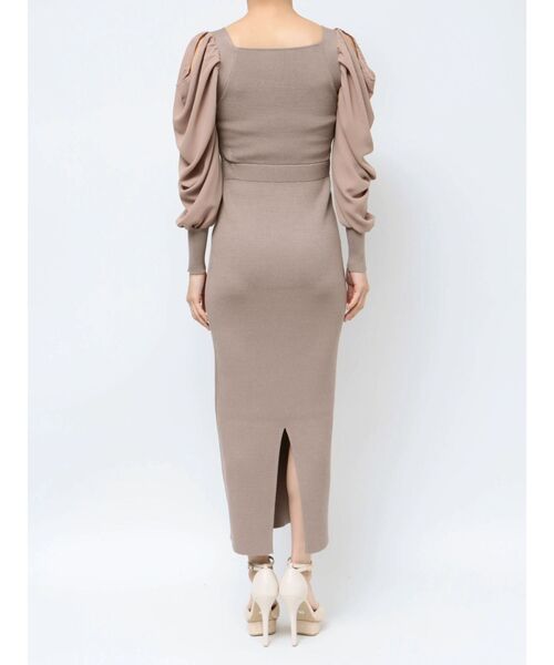 RESEXXY（リゼクシー）の「スリーブドレープドッキングニットワンピース（ワンピース・レディース・モカ/ベージュ/ブラック・FREE）」の19枚目の写真