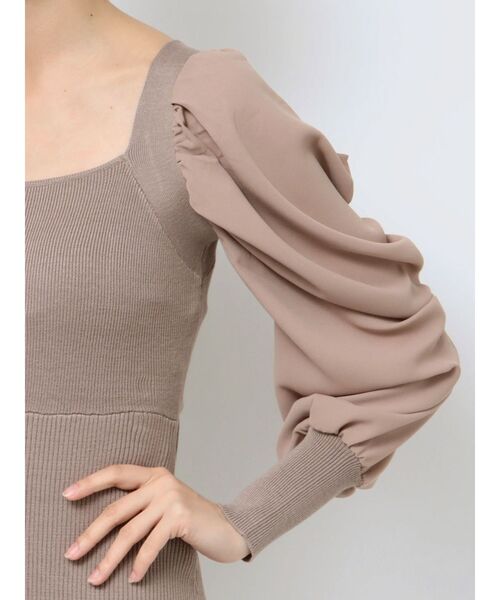 RESEXXY（リゼクシー）の「スリーブドレープドッキングニットワンピース（ワンピース・レディース・モカ/ベージュ/ブラック・FREE）」の21枚目の写真