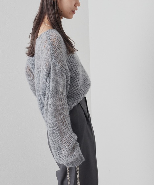 COLONY 2139(コロニートゥーワンスリーナイン)の「編み変えシアークロップドニット(ニット/セーター・レディース・ブラック/グレー/ベージュ/ダークグリーン/オフホワイト/ブラウン・FREE)」の21枚目の写真