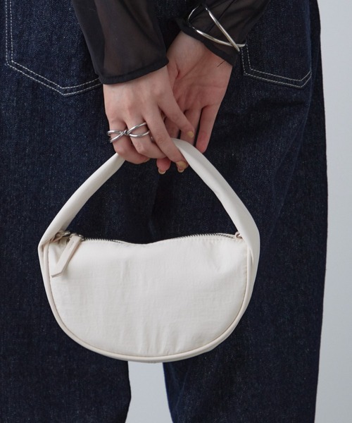 COLONY 2139（コロニートゥーワンスリーナイン）の「チェーンショルダーボンディングバッグ（ショルダーバッグ・レディース・ブラック/オフホワイト・FREE）」の2枚目の写真