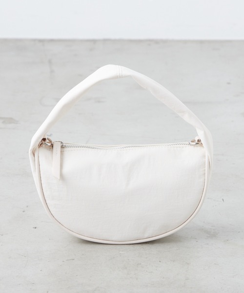 COLONY 2139（コロニートゥーワンスリーナイン）の「チェーンショルダーボンディングバッグ（ショルダーバッグ・レディース・ブラック/オフホワイト・FREE）」の4枚目の写真