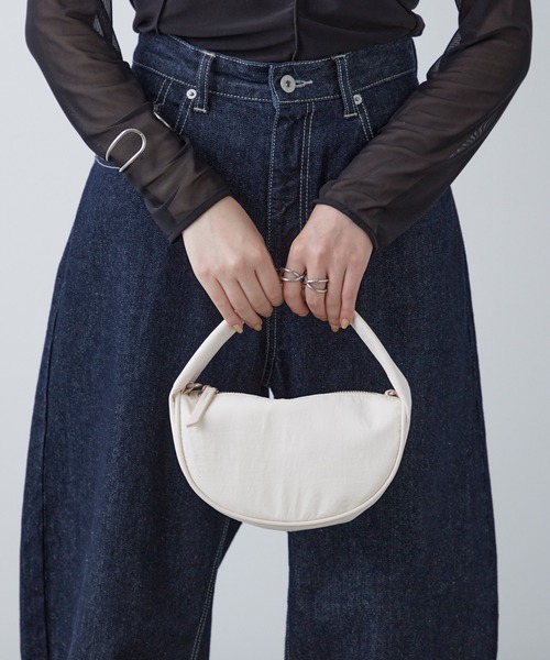 COLONY 2139（コロニートゥーワンスリーナイン）の「チェーンショルダーボンディングバッグ（ショルダーバッグ・レディース・ブラック/オフホワイト・FREE）」の5枚目の写真