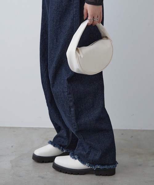 COLONY 2139（コロニートゥーワンスリーナイン）の「チェーンショルダーボンディングバッグ（ショルダーバッグ・レディース・ブラック/オフホワイト・FREE）」の8枚目の写真