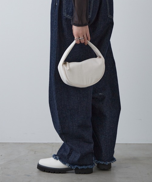 COLONY 2139（コロニートゥーワンスリーナイン）の「チェーンショルダーボンディングバッグ（ショルダーバッグ・レディース・ブラック/オフホワイト・FREE）」の9枚目の写真