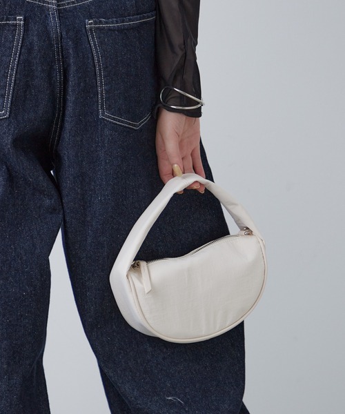 COLONY 2139（コロニートゥーワンスリーナイン）の「チェーンショルダーボンディングバッグ（ショルダーバッグ・レディース・ブラック/オフホワイト・FREE）」の10枚目の写真