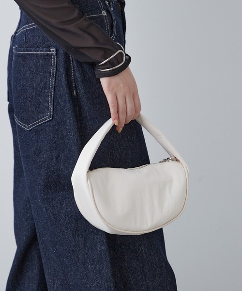 COLONY 2139（コロニートゥーワンスリーナイン）の「チェーンショルダーボンディングバッグ（ショルダーバッグ・レディース・ブラック/オフホワイト・FREE）」の7枚目の写真