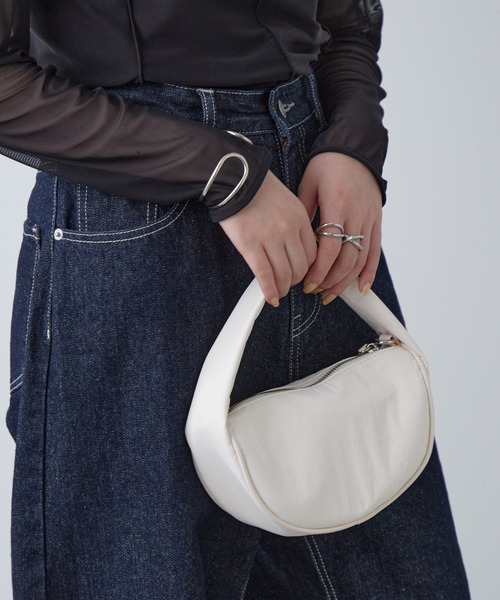 COLONY 2139（コロニートゥーワンスリーナイン）の「チェーンショルダーボンディングバッグ（ショルダーバッグ・レディース・ブラック/オフホワイト・FREE）」の6枚目の写真