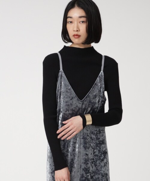 GALLEST（ギャレスト）の「ボトルネックリブニット（ニット/セーター・レディース・オフホワイト/オレンジ/ライトパープル/ブラック/グレー・38）」の3枚目の写真