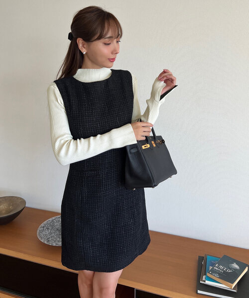 KOBE LETTUCE（コウベレタス）の「[ 岡部あゆみさんコラボ ]選べる3タイプ リブニットトップス（ニット/セーター・レディース・ブラック/ピンク系/ブラック×ベージュ/ブラック系その他2/ホワイト×ブラック/ピンクベージュ/ベージュ/ブラック系/ピンク系1/ブラック系その他/ホワイト系その他2/ベージュ系1/ネイビー系/ネイビー系2/ホワイト系その他/ブラック系1/ベージュ系/ネイビー系1・M1/M2/M3）」の4枚目の写真