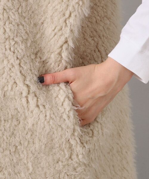 Torrazzo Donna(トラッゾドンナ)の「◆【TORRAZZO DONNA】ボア×フェイクスエード リバーシブルベスト(ベスト・レディース・ベージュ・02)」の8枚目の写真