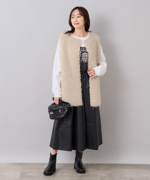 Torrazzo Donna(トラッゾドンナ)の「◆【TORRAZZO DONNA】ボア×フェイクスエード リバーシブルベスト(ベスト・レディース・ベージュ・02)」の16枚目の写真