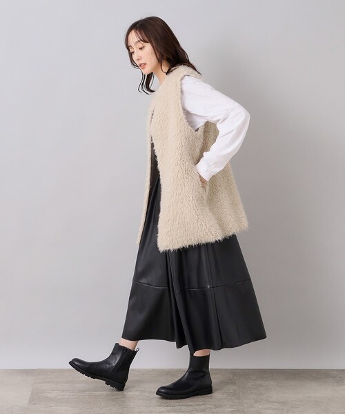 Torrazzo Donna(トラッゾドンナ)の「◆【TORRAZZO DONNA】ボア×フェイクスエード リバーシブルベスト(ベスト・レディース・ベージュ・02)」の17枚目の写真