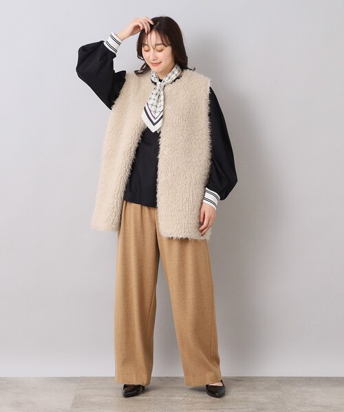 Torrazzo Donna(トラッゾドンナ)の「◆【TORRAZZO DONNA】ボア×フェイクスエード リバーシブルベスト(ベスト・レディース・ベージュ・02)」の19枚目の写真