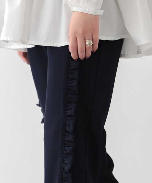 Fit more(フィットモア)の「サイドフリルテーパードパンツ【ZOZO先行発売】(スラックス・レディース・ベージュ/ブラック/ネイビー・M/S/PS)」の14枚目の写真