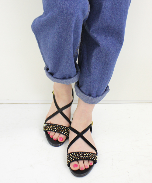 mystic（ミスティック）の「スタッズペタンコサンダル（サンダル・レディース・ブラック/グレー/ネイビー/キャメル・38/37/36）」の2枚目の写真