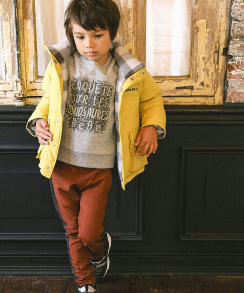 BeBe（ベベ）の「ロゴ刺しゅうトレーナー(90~150cm)（スウェット・キッズ・ネイビー/グレー・130cm/120cm/110cm/100cm/140cm/90cm/150cm）」の6枚目の写真