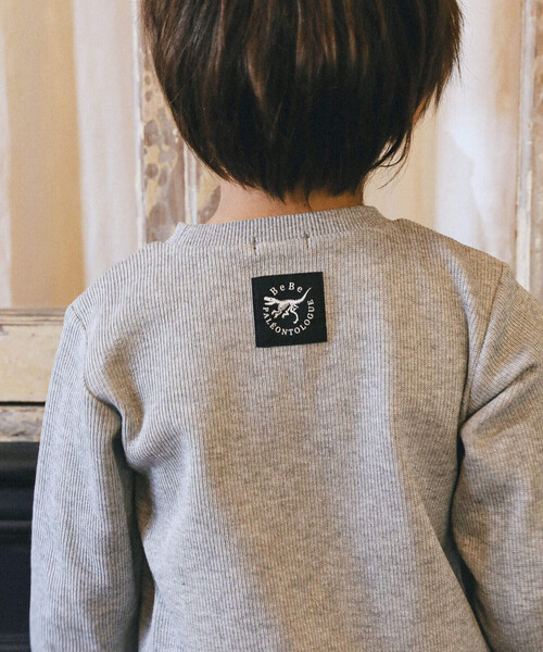 BeBe（ベベ）の「ロゴ刺しゅうトレーナー(90~150cm)（スウェット・キッズ・ネイビー/グレー・130cm/120cm/110cm/100cm/140cm/90cm/150cm）」の8枚目の写真