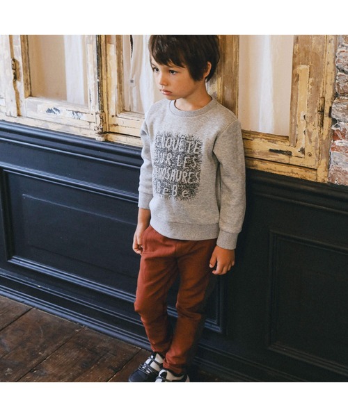 BeBe（ベベ）の「ロゴ刺しゅうトレーナー(90~150cm)（スウェット・キッズ・ネイビー/グレー・130cm/120cm/110cm/100cm/140cm/90cm/150cm）」の4枚目の写真